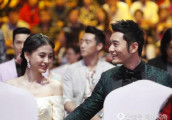 娱乐圈颜值很高 娶的老婆却很丑的男星, 女生最羡慕的还是她