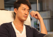 娱乐圈富二代的他38岁瘦成了50岁老头, 钱也被女友挥霍了一大半!