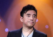 唱歌不输张学友, 为爱甘愿吃软饭16年, 遭抛后弃落魄回家啃老