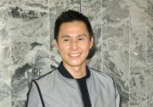 撞脸谭咏麟，扮演慕容复成名，演了40年配角没有大红大紫