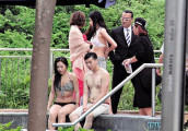 TVB又一出“宫心计”, 田蕊妮无视漂亮女演员却与男主开怀大笑