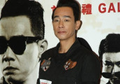 陈小春带儿子参加亲子秀, 更罕有晒正面照, 与爸爸像饼印一样