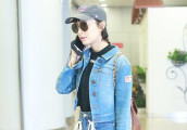吴昕与潘玮柏“恋爱”后腿型自动修复, 现身机场秀发光美腿