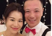 39岁胡杏儿挺巨肚出席友人婚礼，手上的大钻戒太抢眼