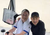 张学友演唱会结束3个月后首露面，与好友打球白胡茬亮了