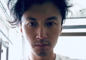 谢霆锋晒自拍照，发型竟和王菲神同步，网友：这颗糖太甜了