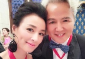 张庭夫妇现身活动，夫妻形象反差大，林瑞阳驼背严重像个老奶奶