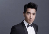 又一个毕滢？赵又廷经纪人撒娇疯狂撩，男方还被拍与助理亲密举动