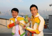 成龙和张国立为了儿子操碎心，可他从不捧儿子，儿子却比他还要火