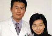 娶了女神爱了6年离婚，如今小16岁老婆为他生子，爷爷的年纪当爸