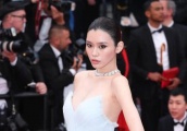 奚梦瑶红毯表情管理惹吐槽，倒置照片竟神似Angelababy：有点诡异