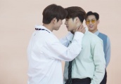 “IDOL ROOM” GOT7 珍荣，与JACKSON重演电视剧名场面“鼻尖KISS”