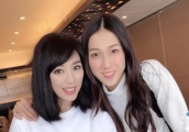 TVB老戏骨，妹妹曾演过李莫愁，与他相爱26年，如今单身显年轻