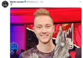 LOL：Rekkles晒出洲际赛奖杯合照，欧城颜值帅气依旧