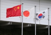 安倍和文在寅将访华，第八次中日韩领导人会议24日在成都开幕